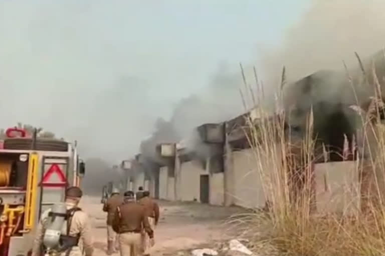 fire broke out at warehouse of DCM factory at masuri in ghaziabad