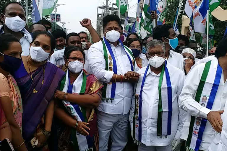 ys jagan Completed three year  Padayatra at tanuku westgodavari district