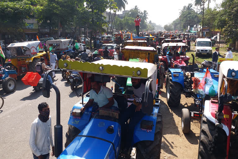 सांगलीत ट्रॅक्टर रॅली