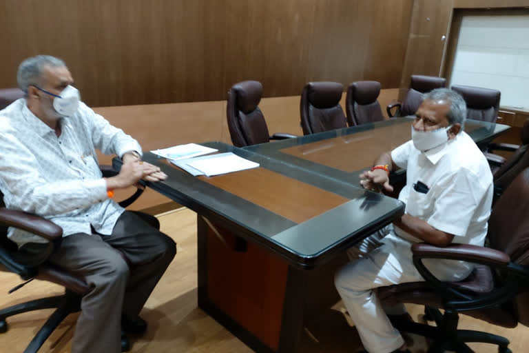 minister bairati basavraj meets speaker vishveshwar kageri