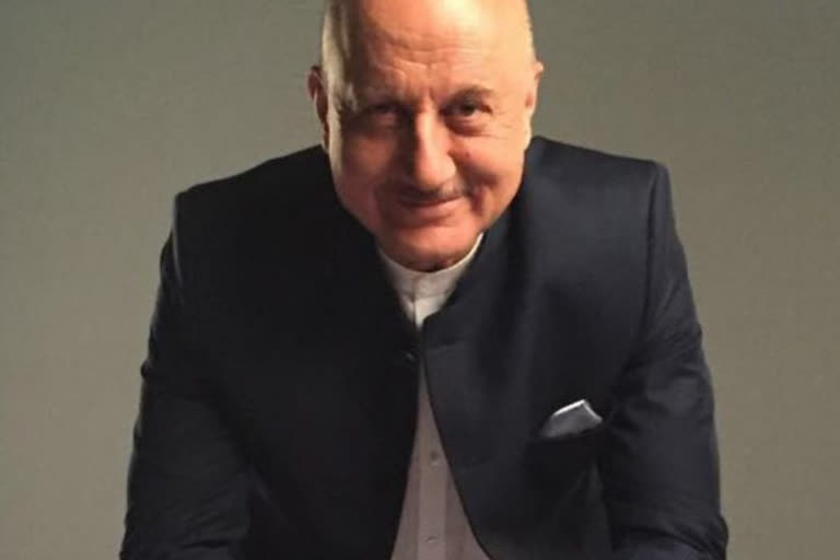 Anupam Kher announces book on Covid experiences