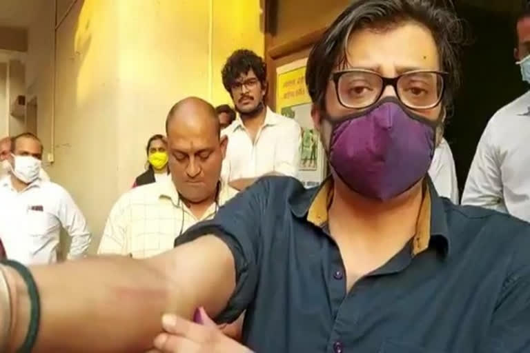 A bench of Bombay High Court  Maharashtra, Mumbai  Republic TV Editor-in-chief Arnab Goswami  Arnab Goswami's plea challenging his arrest  அர்னாப் கோஸ்வாமியின் கைது  அர்னாப் கோஸ்வாமியின் கைதுக்கு எதிரான மனு  அர்னாப் கோஸ்வாமி  Arnab Goswami's plea  Arnab Goswami's arrest