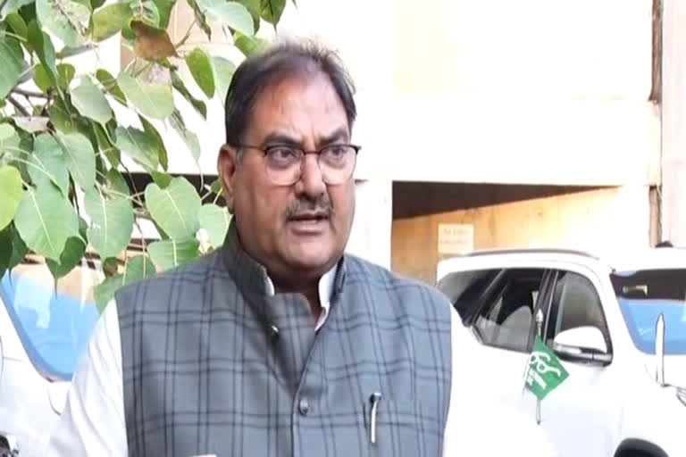 abhay choutala demands cbi inquiry on poisonous liquor consumption case