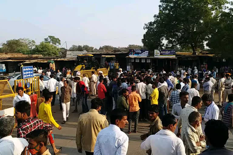 Farmers protest