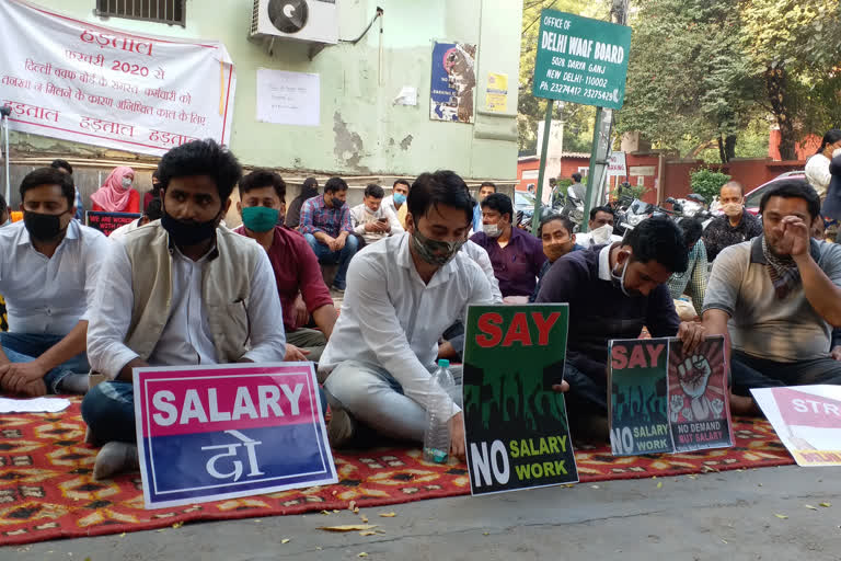 Delhi Waqf Board employees on hunger strike