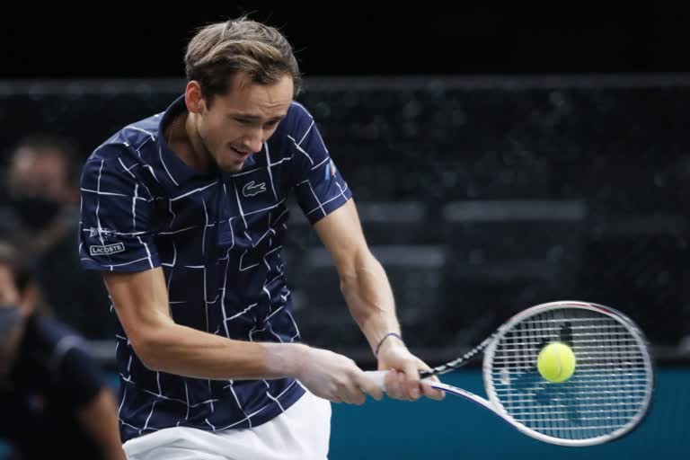 Medvedev beats Raonic to reach first Paris Masters final