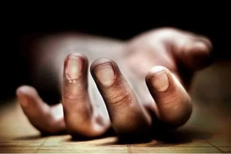 Five of family found dead in West Bengal