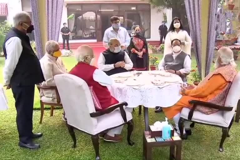 Prime Minister Narendra Modi visits senior BJP leader Lal Krishna Advani's residence to celebrate latter's birthday