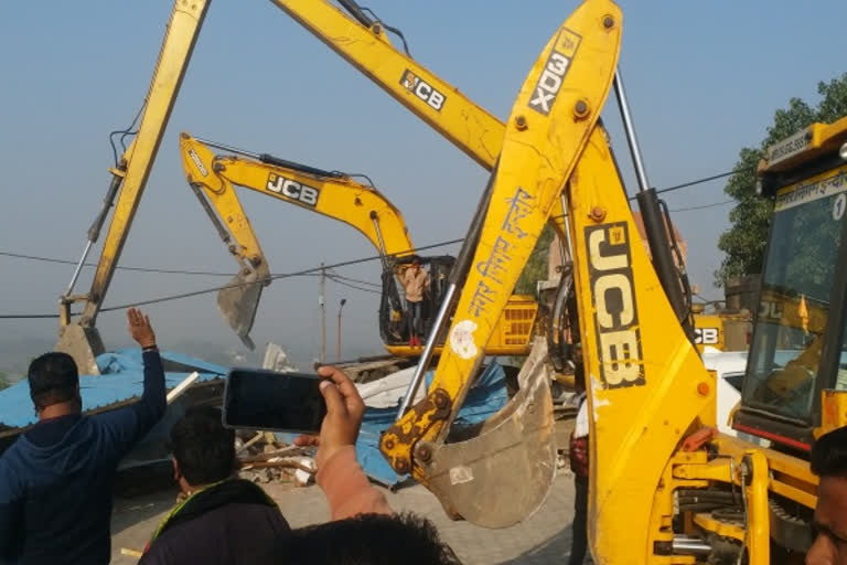 Computer Baba's ashram demolished in MP, seer detained