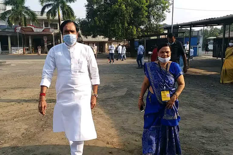 Daman MP votes with his wife