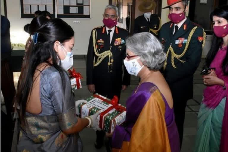 indian-army-chiefs-wife-delivers-gifts-from-gorkha-soldiers-to-their-wives-in-nepal