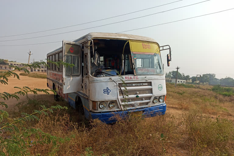 Karauli News, roadways bus, Bike Rider Death, दूधिया की मौत, सड़क हादसा