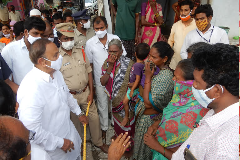 సంకల్ప యాత్ర సందర్భంగా వైఎస్ఆర్​కు నివాళులు