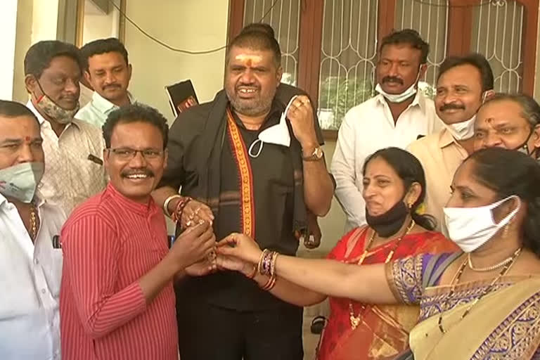 avanthi srinivas released  special songs cd on cm jagan