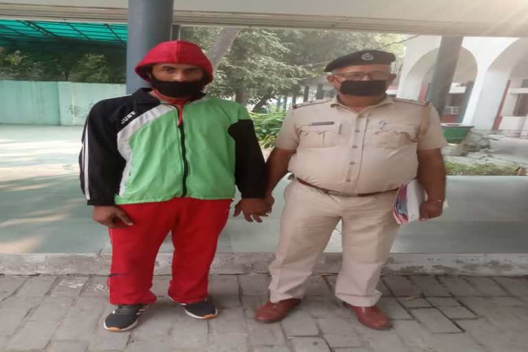 Accused arrested with illegal weapon in kharkhoda