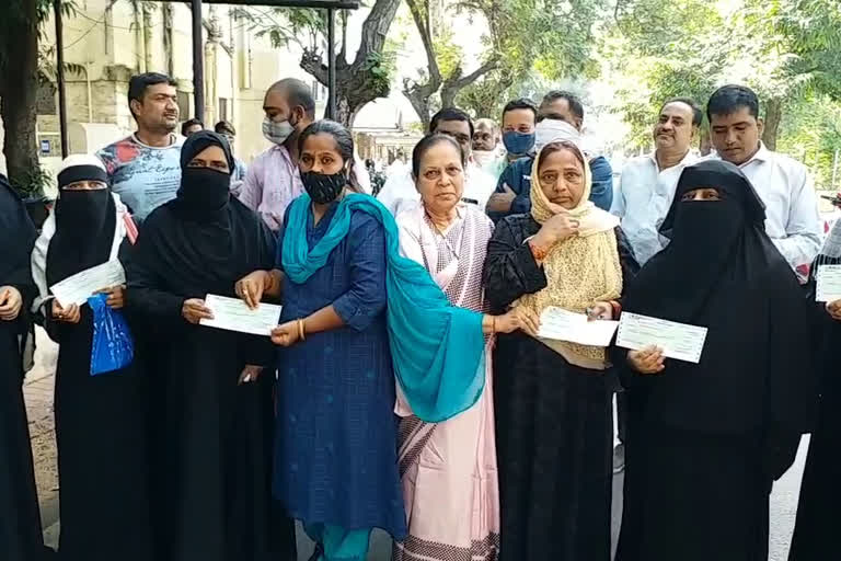 shaadi mubarak cheques distribute by corporator hemalatha in hyderabad