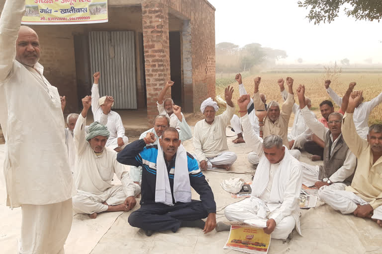 Khatiwas village farmers protest for compensation in charkhi dadri