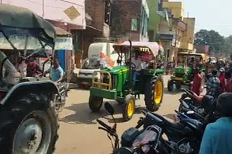 congressmen-take-out-tractor-rally-against-agriculture-bill-in-ranchi