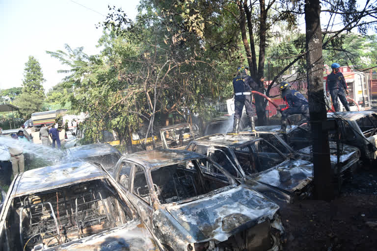 Vehicles caught fire in pimpri police station