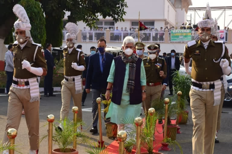 Governor Manoj Sinha received the ceremonial guard of honour