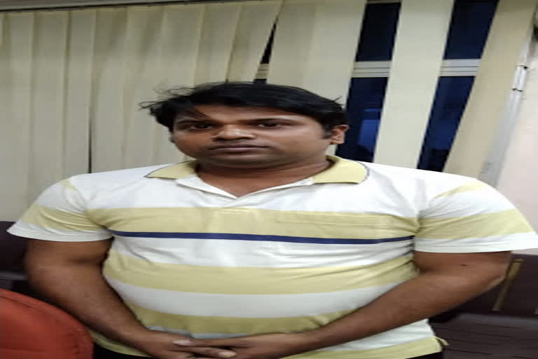 Gopalpur NAC worker arrested, vigilance raid, NAC worker  taking bribe, ଲାଞ୍ଚୁଆ ଏନଏସି କର୍ମଚାରୀ, ଗୋପାଳପୁର ବିଜ୍ଞାପିତ ଅଞ୍ଚଳ ପରିଷଦ