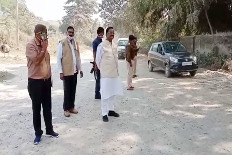 food-minister-amarjeet-bhagat-inspected-national-highway-43-in-ambikapur