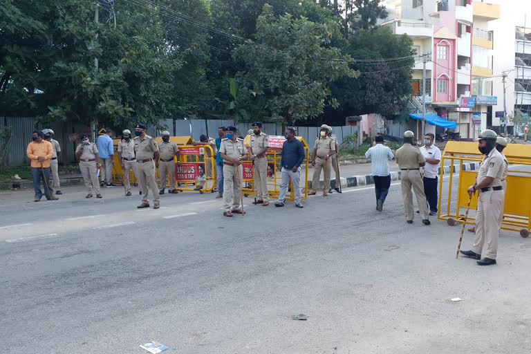 ಆರೇಳು ಸುತ್ತು ಮತ ಎಣಿಕೆ ಮುಗಿದರೂ ಮತಗಟ್ಟೆಯತ್ತ ಸುಳಿಯದ ಅಭ್ಯರ್ಥಿಗಳು