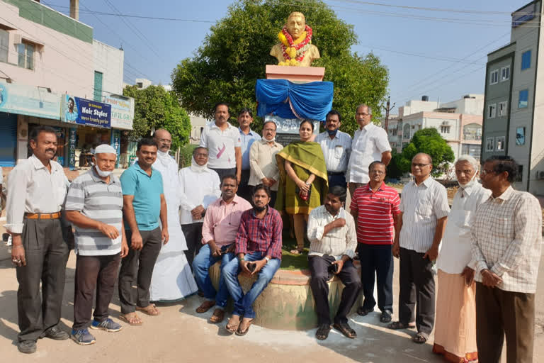 సి.పి.బ్రౌన్ జయంతి , వర్ధంతి వేడుకలను అధికారికంగా నిర్వహించా