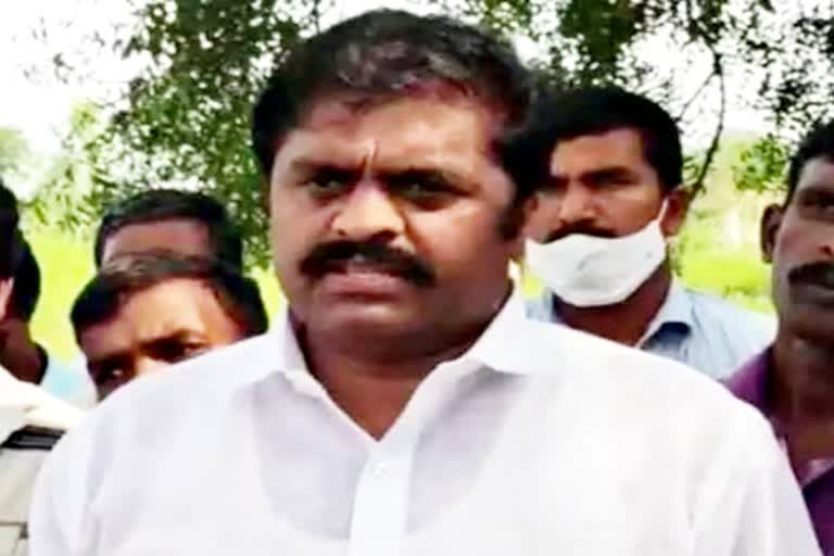 congress candidate cheruku srinivas reddy limits to third place