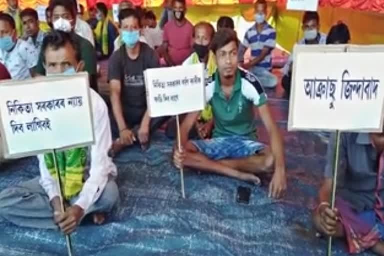 hunger-strike-by-aakrasu-for-demand-execution-of-nikita-sarkars-killer