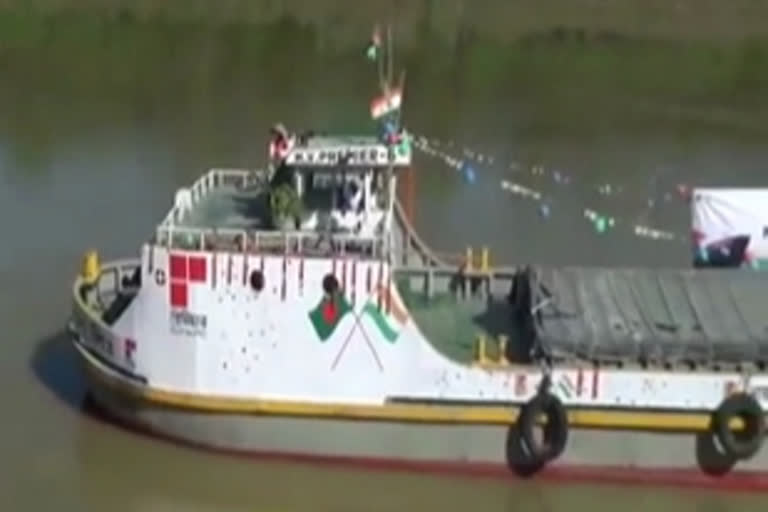 AS_KRJ_01_11NOV_1ST_SHIP_COMES_TO_KARIMGANJ_ASC10028