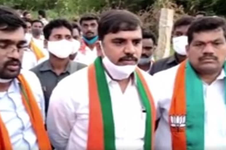 bjp agitation on ycp about constructing village secretariat in temple place at ananthapur