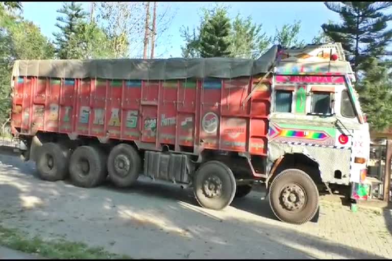 truck seized full of peas kamrup assam etv bharat news