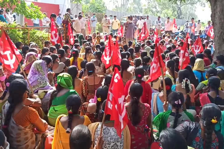 women workers protest