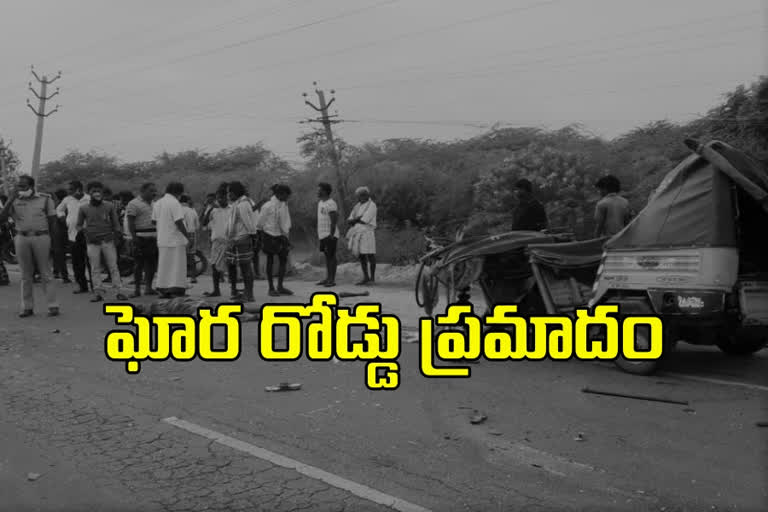 three people died on road accident in nellore