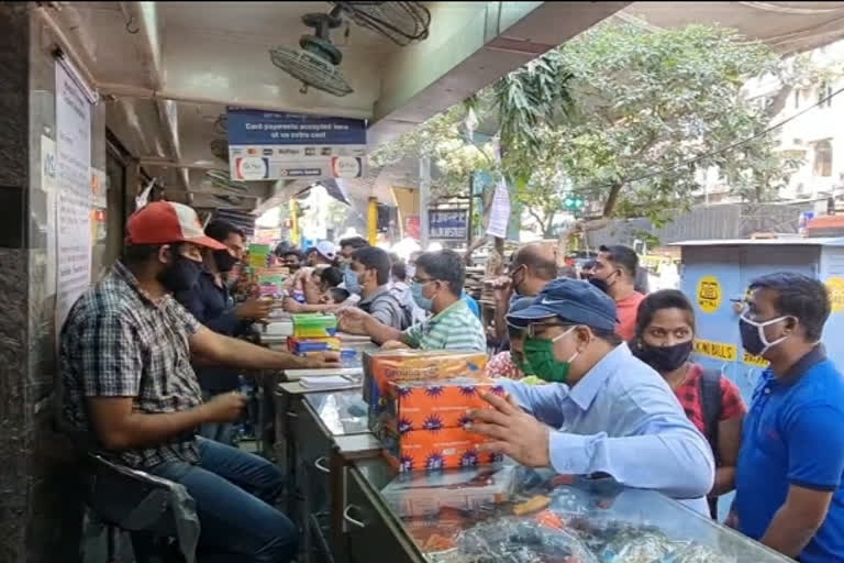 Lockdown affects cracker market in Mumbai