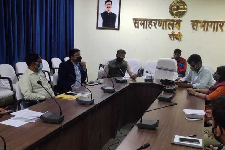 ddc reviews covid-19 related cell in ranchi