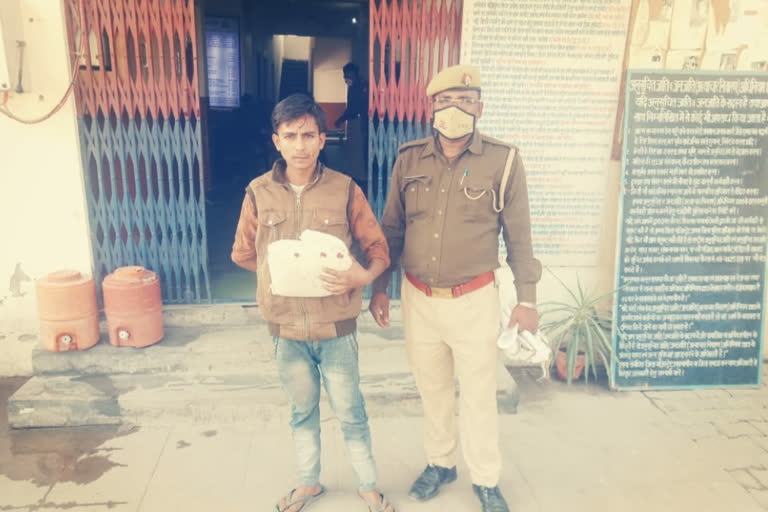 Dadri police arrested a youth with illegal cannabis in greater noida