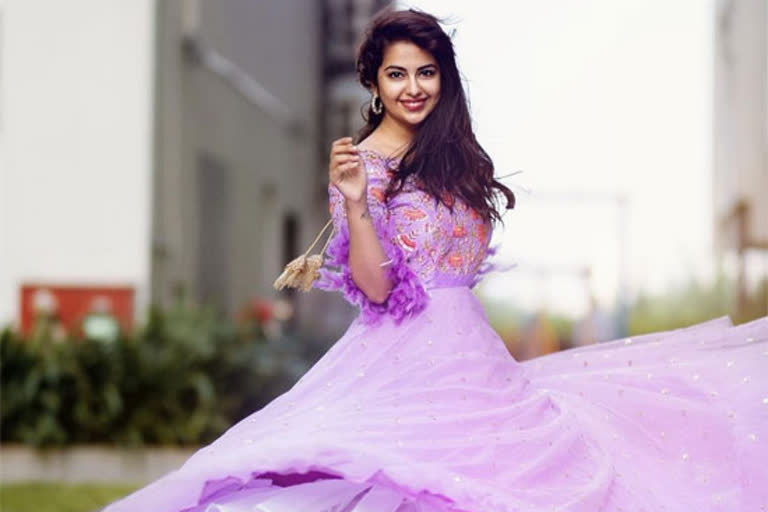 actress avika gor introduced her boyfriend in social media