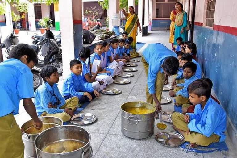 ভাৰতবৰ্ষক মধ্যাহ্ন ভোজনৰ যোজনাৰ বাবে পৰ্যাপ্ত অৰ্থৰ প্ৰয়োজন