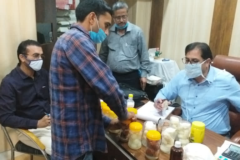 CM Flying team raids in dairy shop in hisar