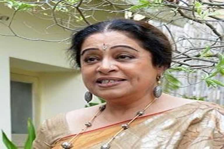 MP Kiran Kher fractured in her hand