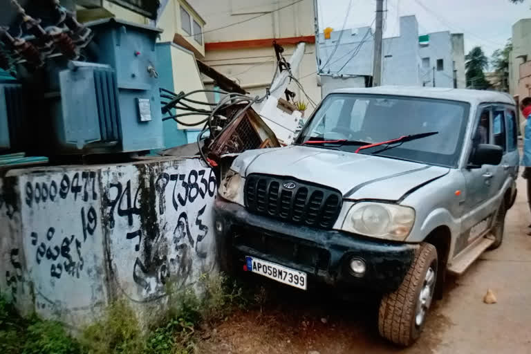 road accident at narsipatnam visakha dist