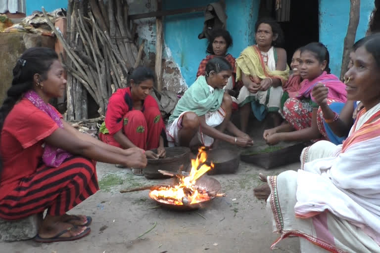 ଜାଡରେ ଥରୁଛି ନିୟମଗିରୀ, ଡଙ୍ଗରିଆଙ୍କ ଶୀତ ଛଡାଉଛି ନିଆାଁ ଉମ୍ଭେଇ