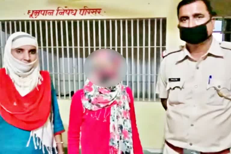 हनी ट्रैप का मामला  ब्लैकमेल करने वाली युवती गिरफ्तार  ठगी का मामला  क्राइम न्यूज  sikar news  Crime news  Cheating case  Blackmailing girl arrested