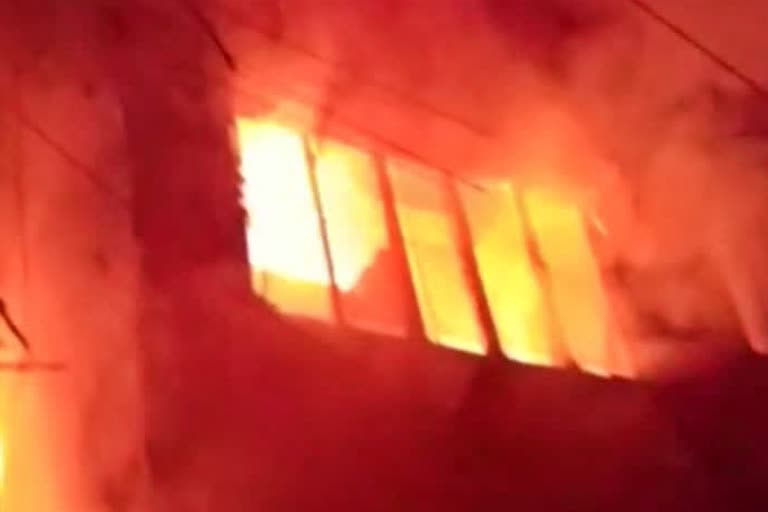 major-fire-breaks-out-in-delhis-gandhi-nagar