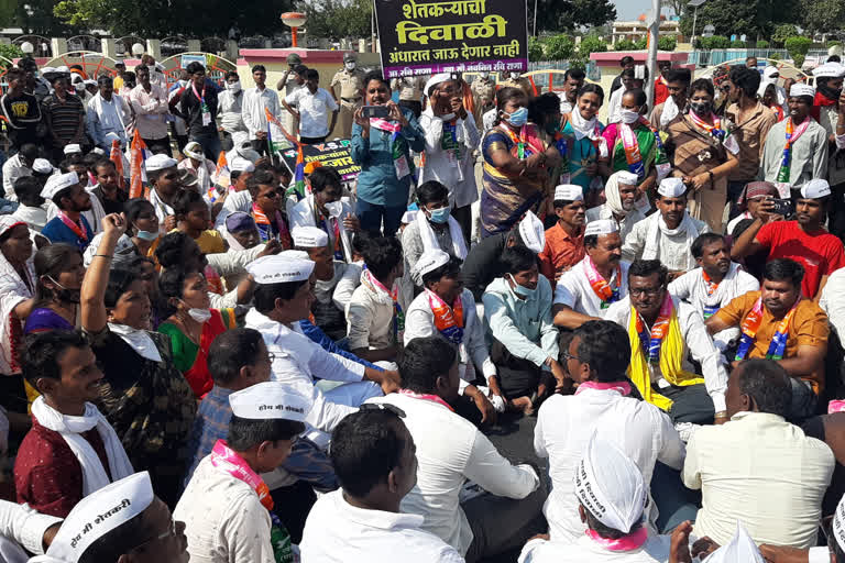 mla ravi rana agitate for farmers amravati