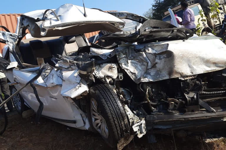 One killed in truck car collision in latehar