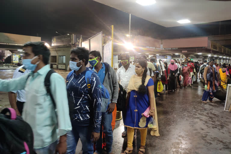 Increase in passenger crowd on chennai bus stands