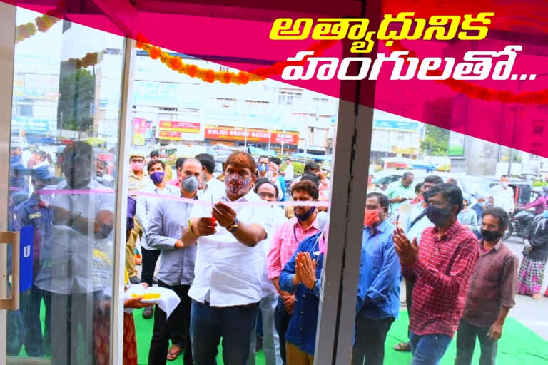 'నగరంలో వెయ్యి అత్యాధునిక బస్​షెల్టర్ల ఏర్పాటు'